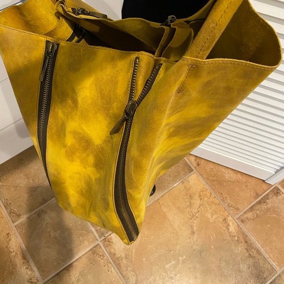 Donald J. Pliner yellow cowhide shoulders bag - Picture 5 of 11